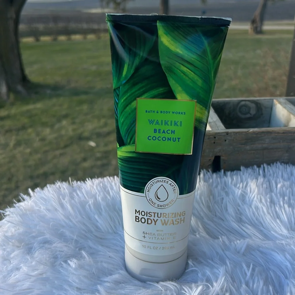 Bath & Body Works Waikiki Beach Coconut Moisturizing Body Wash NEW
